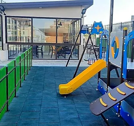 Bayview Family Garden A1 Burgasz